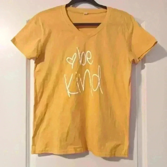 Be kind soft yellow tshirt. 💛 Size Medium. - Picture 2 of 5